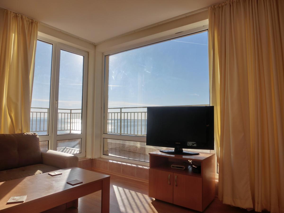Panoramic Sea View Apartment Crown, Pools And Beach, Свети Влас Екстериор снимка
